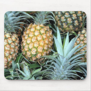 Bunch of Tropical Hawaiian Pineapples Muismat