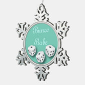 Bunco Babe met Dice-kerstsnowflake Tin Sneeuwvlok Ornament (Rechts)