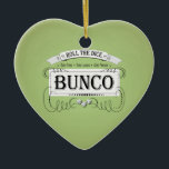 Bunco-ontwerp Keramisch Ornament<br><div class="desc">Geweldig  geïnspireerd grafisch ontwerp door Artinsped.  Voorzien van een oud ontwerp voor schoolafdrukken.  Ideaal voor je volgende Bunco-evenement.  Pas punten voor giften en prijzen aan.  De achtergrondkleur kan worden veranderd om uw eigen stijl te passen.  Roll The Dice,  Good Times,  Good Laughs,  Good Friends.  Met drie bunco-dice.</div>
