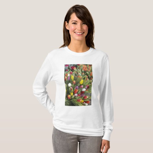 Bunken van kleurrijke tulpen t-shirt (Voorkant volledig)