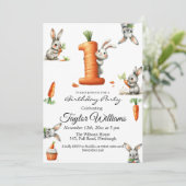 Bunnies en wortelen 1e verjaardagsfeest kaart (Staand voorkant)