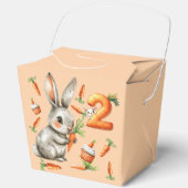 Bunnies en wortelen 2e verjaardagsfeest bedankdoosjes (Voorkant)