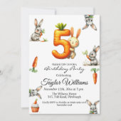 Bunnies en wortelen 5e verjaardagsfeest kaart (Voorkant)
