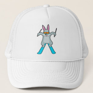 Bunny als Skier met Ski Trucker Pet
