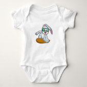 Bunny als Snowboarder met Snowboard Romper (Voorkant)