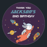 Bunny Astronaut Outer Space Kids Birthday Party Ronde Sticker<br><div class="desc">Kute party gunsten voor kinderen,  jongens of meisjes die van de ruimte houden,  astronomie,  planeten,  raketten en de ruimte. Ideaal voor kinderen op verjaardagsfeestje,  feestvieren en dankjewel op het label. U kunt de tekst voor baby shower of andere gelegenheid en partij ook aanpassen.</div>