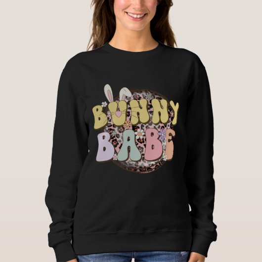 Bunny Babe Rabbit Ear Buffalo Plaid Retro Groovy E Trui (Voorkant)