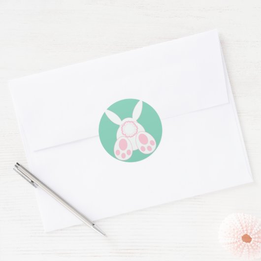 Bunny Behind Ronde Sticker (Envelop)