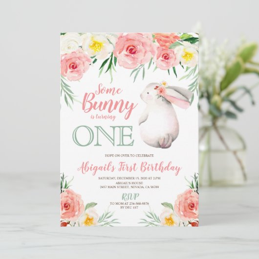 Bunny eerste verjaardag uitnodiging meisjes bloeme (Staand voorkant)