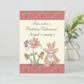 Bunny en bloemen verjaardagsuitnodiging voor meisj kaart (Staand voorkant)