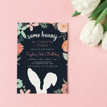 Bunny Garden | Uitnodiging van de partij van het v<br><div class="desc">Schattige uitnodigingen voor de lente van je kind zijn voorzien van een boho floral border en een witte bunny ears silhouette. "Een of andere bunny draait om [leeftijd]" staat bovenaan,  met je verjaardagsdetails eronder,  op een rijke blauwe achtergrond.</div>