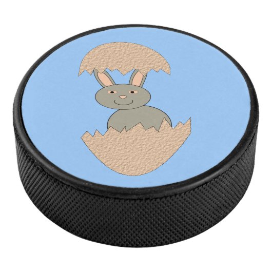 Bunny Hatching van Egg Weird Hockey Puck (3/4)