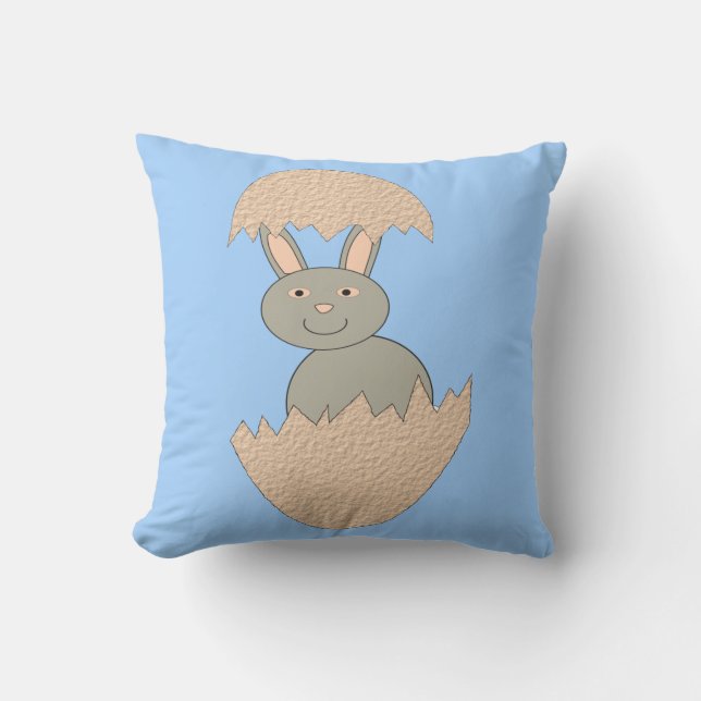 Bunny Hatching van Egg Weird Outdoor Pillow Buitenkussen (Voorkant)