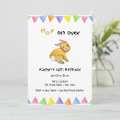 Bunny Hop Birthday Uitnodiging (Staand voorkant)