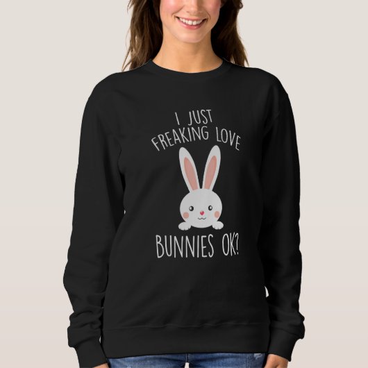 Bunny, ik ben gewoon bezig met liefdesBunnies. Trui (Voorkant)