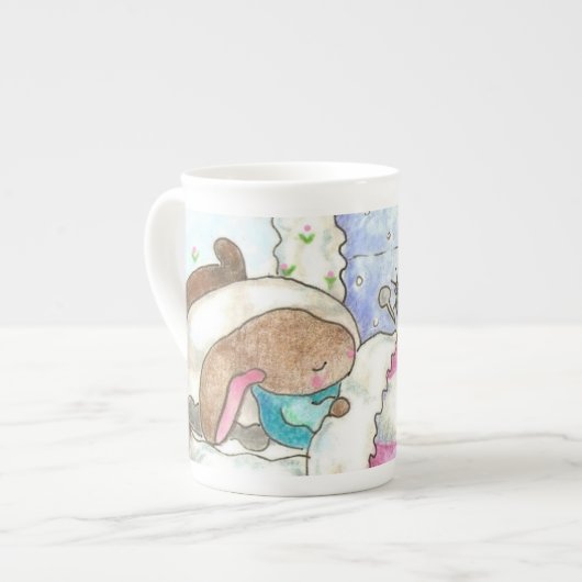 Bunny in bed met mok van insecten (Links)