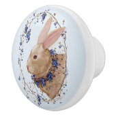 Bunny in Blueberry Wreath Round Ceramic Knob. Keramische Knop (Rechts)
