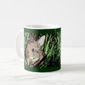 Bunny in de gras koffiemok (Voorkant links)