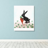 Bunny in de tuin gestrekt canvas afdruk (Insitu (Houten vloer))