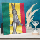 Bunny in Rasta Kleuren: Een vleugje Groovy Fotoplaat (Zijkant)