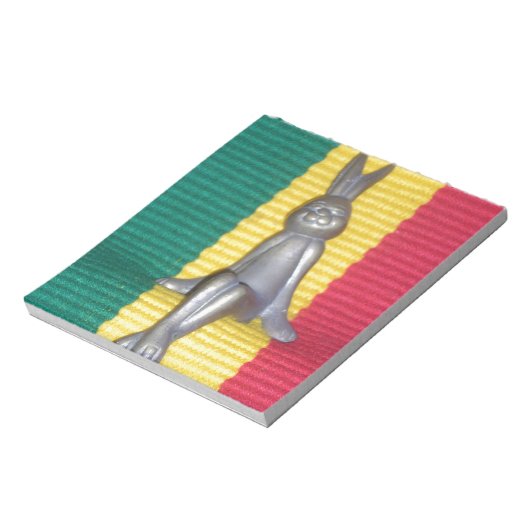 Bunny in Rasta Kleuren: Een vleugje Groovy Notitieblok (Linkerzijde)