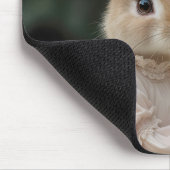 Bunny met een roze pioen muismat (Hoek)