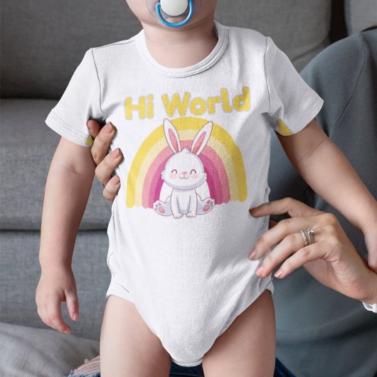 Bunny met kleurrijke regenboog romper