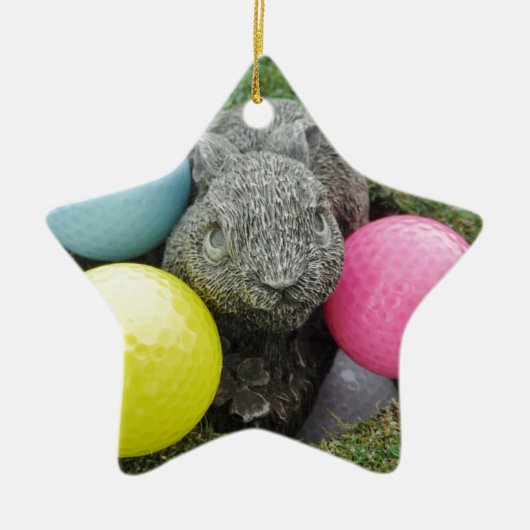 Bunny met roze blauw geel ei keramisch ornament (Voorkant)