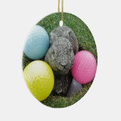 Bunny met roze blauw geel ei keramisch ornament (Rechts)