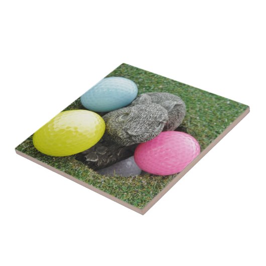 Bunny met roze blauw geel ei tegeltje (Zijkant)