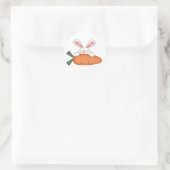 Bunny met wortelt en cadeautjes ronde sticker (Tas)