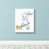 Bunny op Field hockey met Hockey stick Canvas Afdruk (Insitu (Houten vloer))