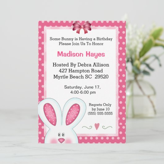Bunny Rabbit Birthday Uitnodiging (Staand voorkant)