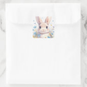 Bunny Rabbit with Blue Eyes and Spring Wildflowers Vierkante Sticker (Tas)
