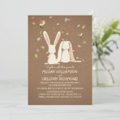 Bunny Rabbits Cute Rustic Woodland Wedding Kaart (Staand voorkant)