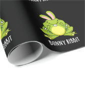 Bunny Ribbit Funny Rabbit Frog Pun Dark BG Cadeaupapier (Rol Hoek)