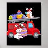 Bunny Riding Firevrachtwagen Paasdagbrandweerman Poster (Voorkant)