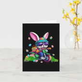 Bunny Riding Motorcycle Easter Eggs Basket Mannen  Kaart (Gele Bloem)