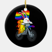 Bunny Riding Motorcycle LGBT Q Rainbow Flag Gay Keramisch Ornament (Achterkant)