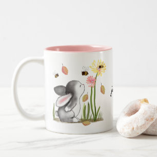 Bunny Smelling Flower Mok met naam