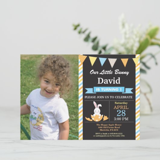 Bunny Verjaardag Jongen Easter Egg Verjaardag Kaart (Staand voorkant)