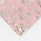 Bunny Wreath Clouds & Raindrops - Roze Fleece Deken (Hoek)