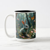 "Bunny's Blooming Haven: een avontuur in het bloem Tweekleurige Koffiemok (Links)