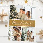 Buon Natale Photo Collage Feestdagenkaart<br><div class="desc">Deze fantastische 3 foto vakantiekaart met "Buon Natale!" in een modern lettertype en uw familienaam en jaartal in een fris traditioneel petten lettertype, zowel in wit als in goud met een bijpassende achterkant, is ideaal voor het verzenden naar uw familie en vrienden. Iedereen zal het leuk vinden om nieuwe foto's...</div>