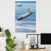 Buran: Legendarische Sovjet-Ruimtevaartuig in Vluc Poster (Thuiskantoor)