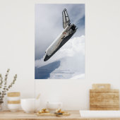 Buran-ruimtevliegtuig dat door wolken daalt poster (Keuken)