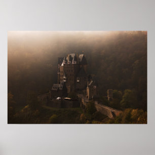 Burcht Eltz in de ochtendnevel Poster
