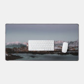 Bureaumat met vuurtoren besneeuwde bergen fjord (Keyboard & Muis)