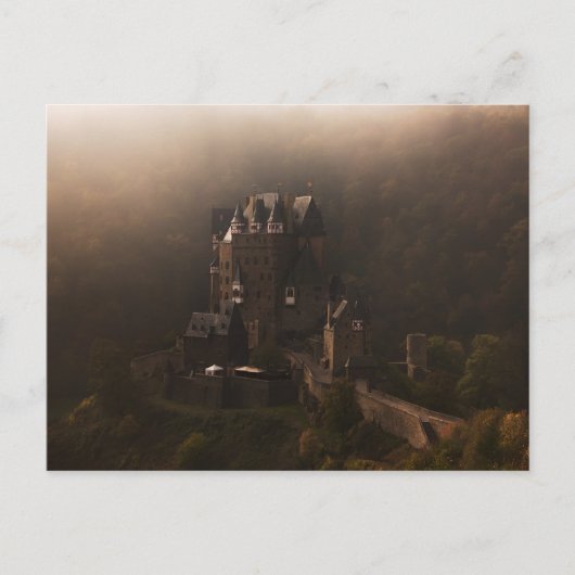 Burg Eltz kasteel in de ochtend mist Briefkaart (Voorkant)