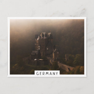 Burg Eltz kasteel in de ochtend mist Briefkaart